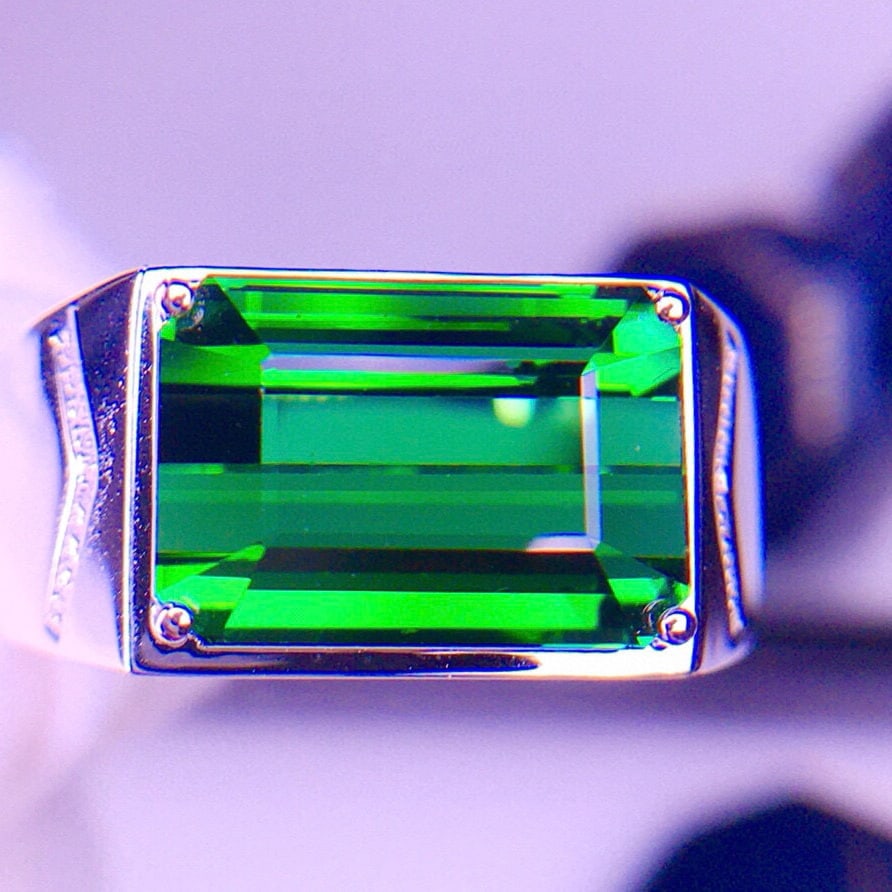 14k Gold 8.65 Ct Natural Tourmaline & Diamond & Men¡¯s Ring: Ref:231030132 // gold content:14k gold // ring size:8us // // main gemstone:tourmaline // shape:octagonal // carat weight:8. 65ct // color:green // treatment:natural // // adjacent gemstone 2 :