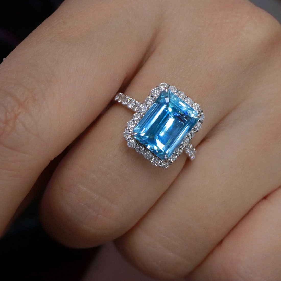 14k Gold 3.59 Ctw Natural Aquamarine & Diamond Ring - 6
