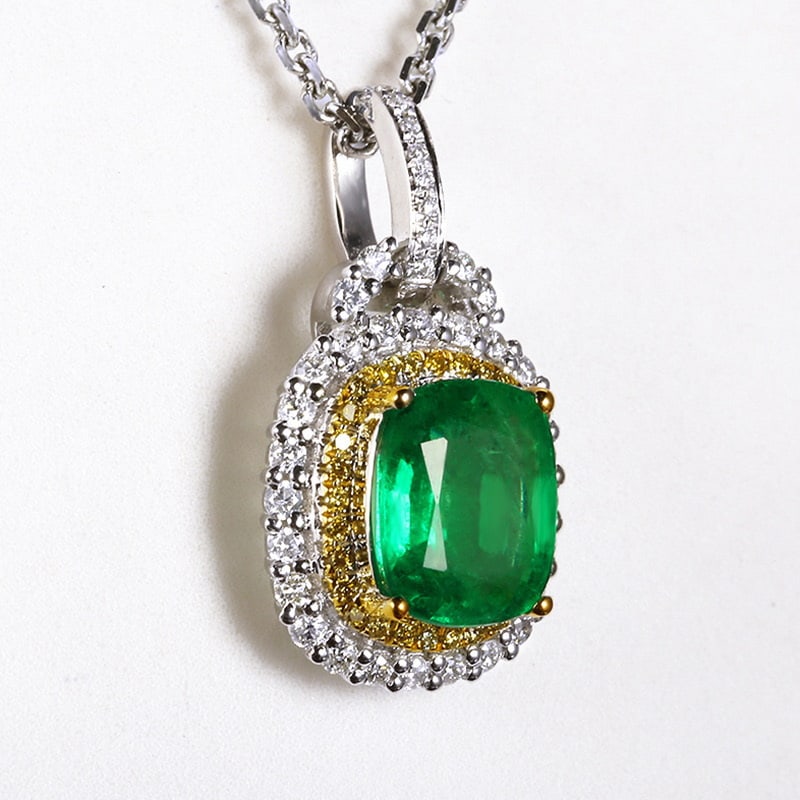 14k Gold 1.97 Ctw Vivid Green Natural Emerald & Diamond Pendant( Without Chain ) - 3