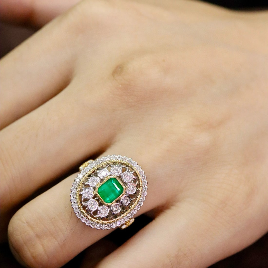 14k Gold 0.98 Ctw Vivid Green Natural Emerald & Diamond Ring - 5