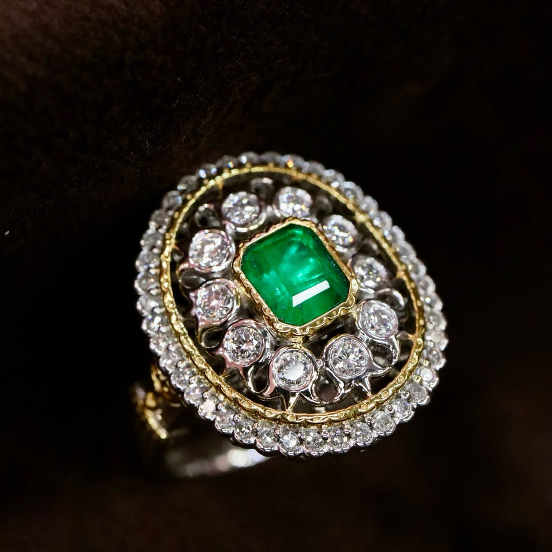 14k Gold 0.98 Ctw Vivid Green Natural Emerald & Diamond Ring - 6