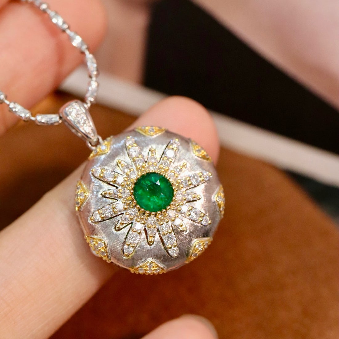 14k Gold 1.10 Ctw Vivid Green Natural Emerald & Diamond Pendant( Without Chain ) - 3