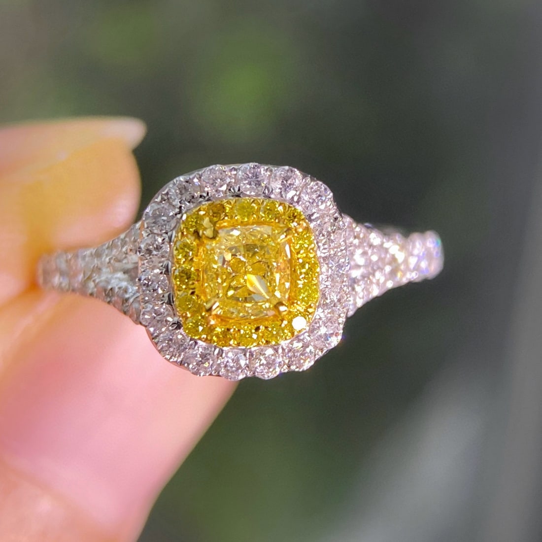 14k Gold 0.85 Ctw Natural Yellow Diamond & Diamond Ring: Ref:231030191 // gold content:14k gold // ring size:7. 25us // // main gemstone:yellow diamond // shape:cushion // carat weight:0. 33ct // color:yellow // treatment:natural // // adjacent gemstone 2