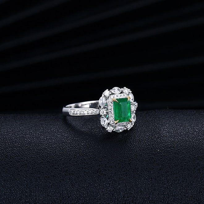 14k Gold 1.08 Ctw Vivid Green Natural Emerald & Diamond Ring - 3