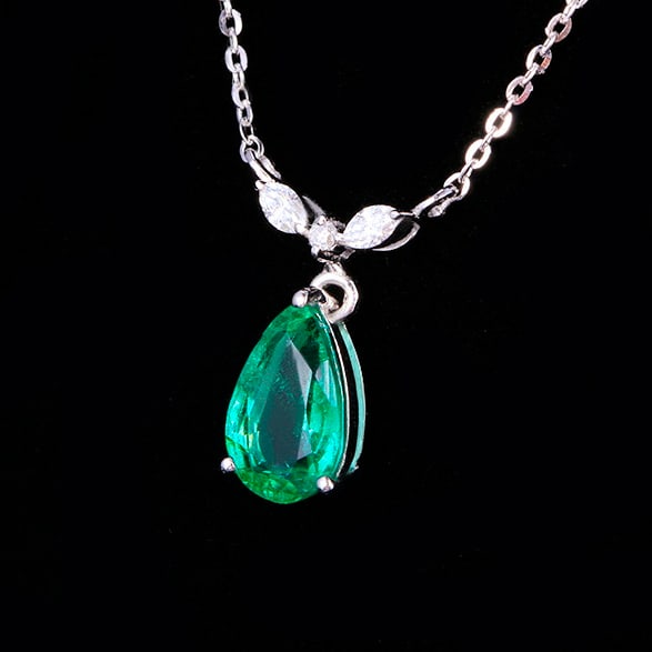 14k Gold 1.13 Ctw Natural Emerald & Diamond Necklace - 2