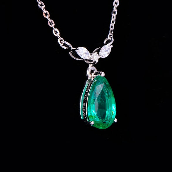 14k Gold 1.13 Ctw Natural Emerald & Diamond Necklace - 3