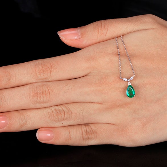 14k Gold 1.13 Ctw Natural Emerald & Diamond Necklace - 4