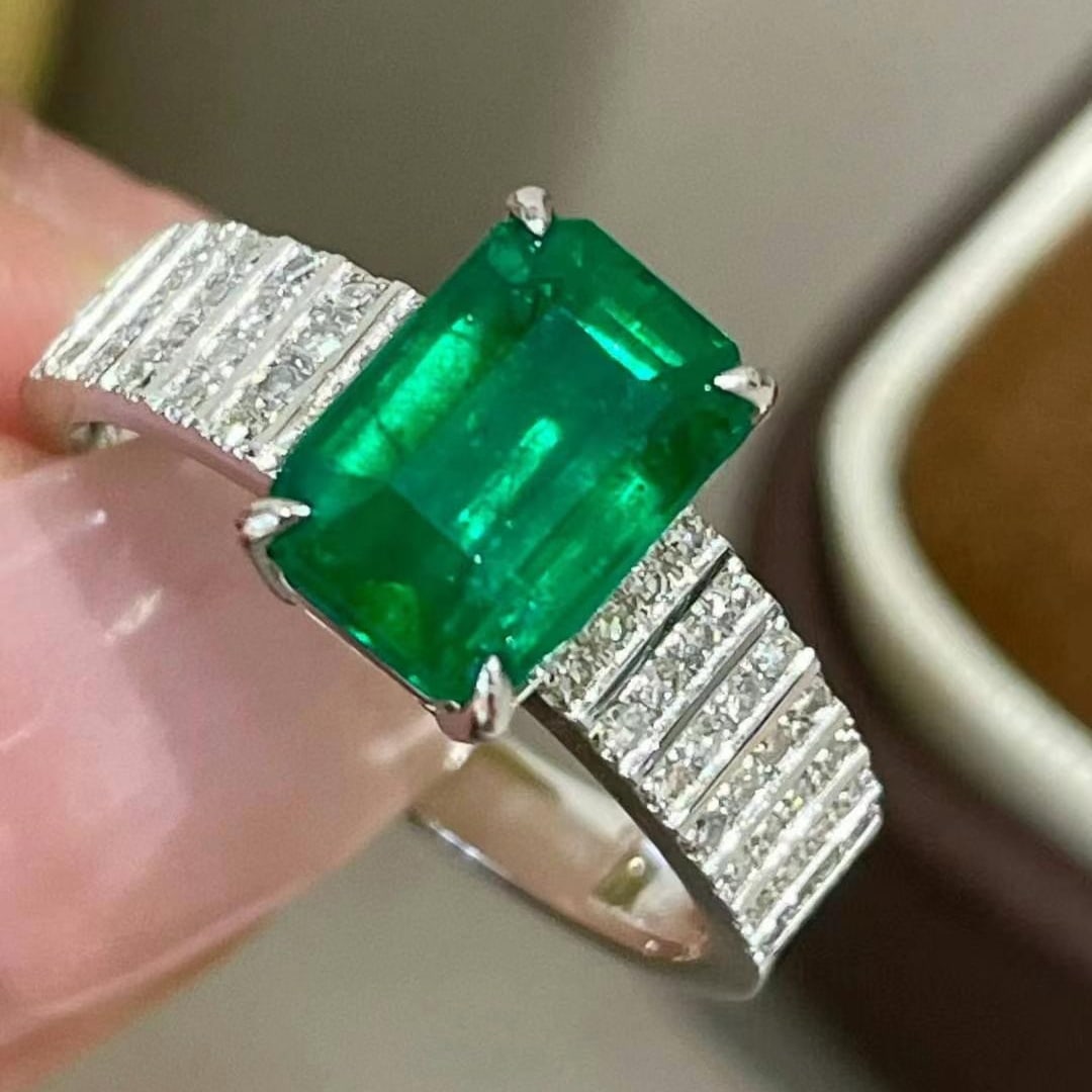 14k Gold 2.36 Ct Vivid Green Natural Emerald & Diamond Ring - 5