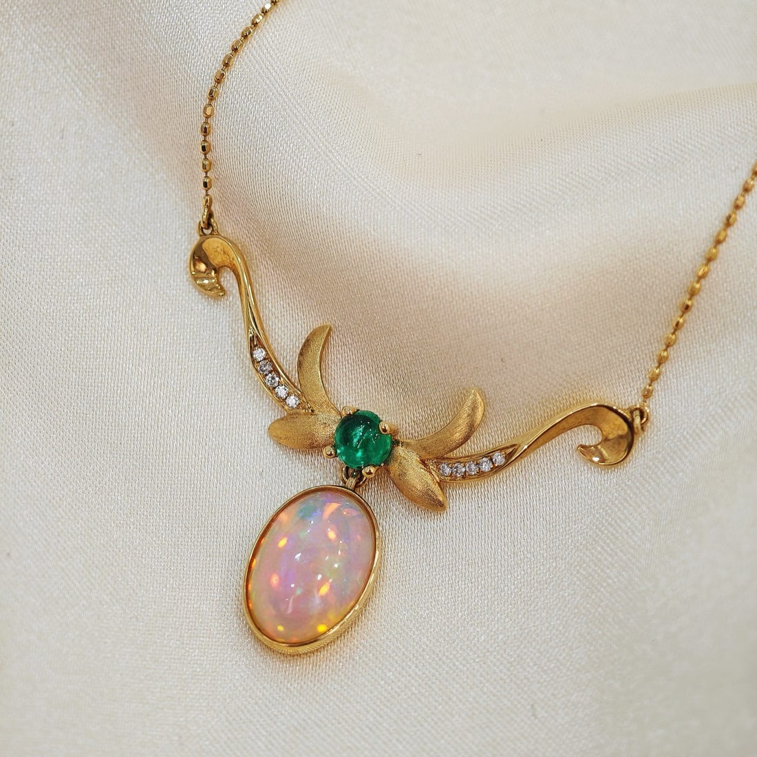 14k Gold 1.87 Ctw Natural Opal & Diamond Necklace - 7