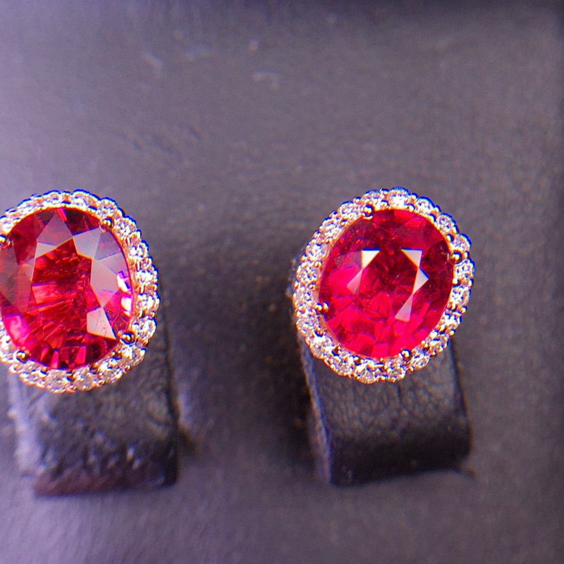 14k Gold 2.62 Ct Natural Tourmaline & Diamond Earrings: Ref:231030260 // gold content:14k gold // main gemstone:tourmaline // shape:oval // carat weight:2. 62ct // color:red // treatment:natural // // adjacent gemstone 2 : diamond // shape:round //