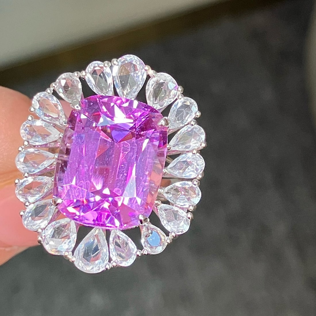 14k Gold 20.03 Ctw Natural Kunzite & Sapphire Ring: Ref:231030262 // gold content:14k gold // ring size:7. 25us // // main gemstone:kunzite // shape:cushion // carat weight:15. 3ct // color:purple // treatment:natural // // adjacent gemstone 2 :