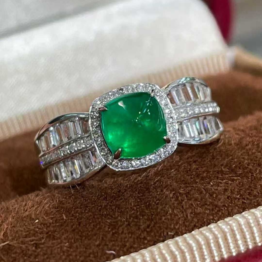 14k Gold 1.2 Ct Vivid Green Natural Emerald & Diamond & Sapphire Ring - 2