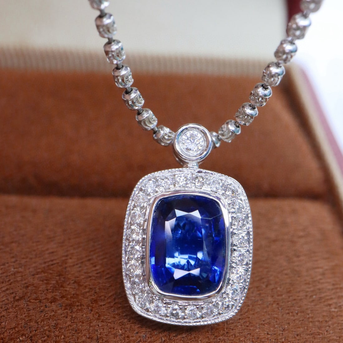 14k Gold 1.74 Ctw Natural Sapphire & Diamond Pendant( Without Chain ): Ref:231030269 // gold content:14k gold // main gemstone:sapphire // shape:cushion // carat weight:1. 52ct // color:royal blue // treatment:natural // // adjacent gemstone 2 : diamond // shape:round