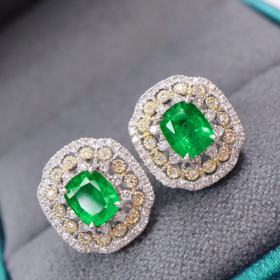 14k Gold 1.65 Ctw Vivid Green Natural Emerald & Diamond Earrings - 3