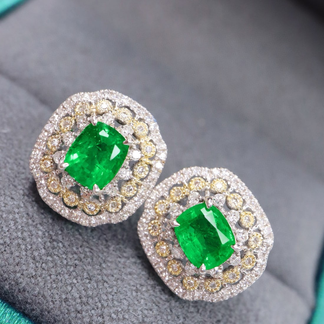 14k Gold 1.65 Ctw Vivid Green Natural Emerald & Diamond Earrings - 4