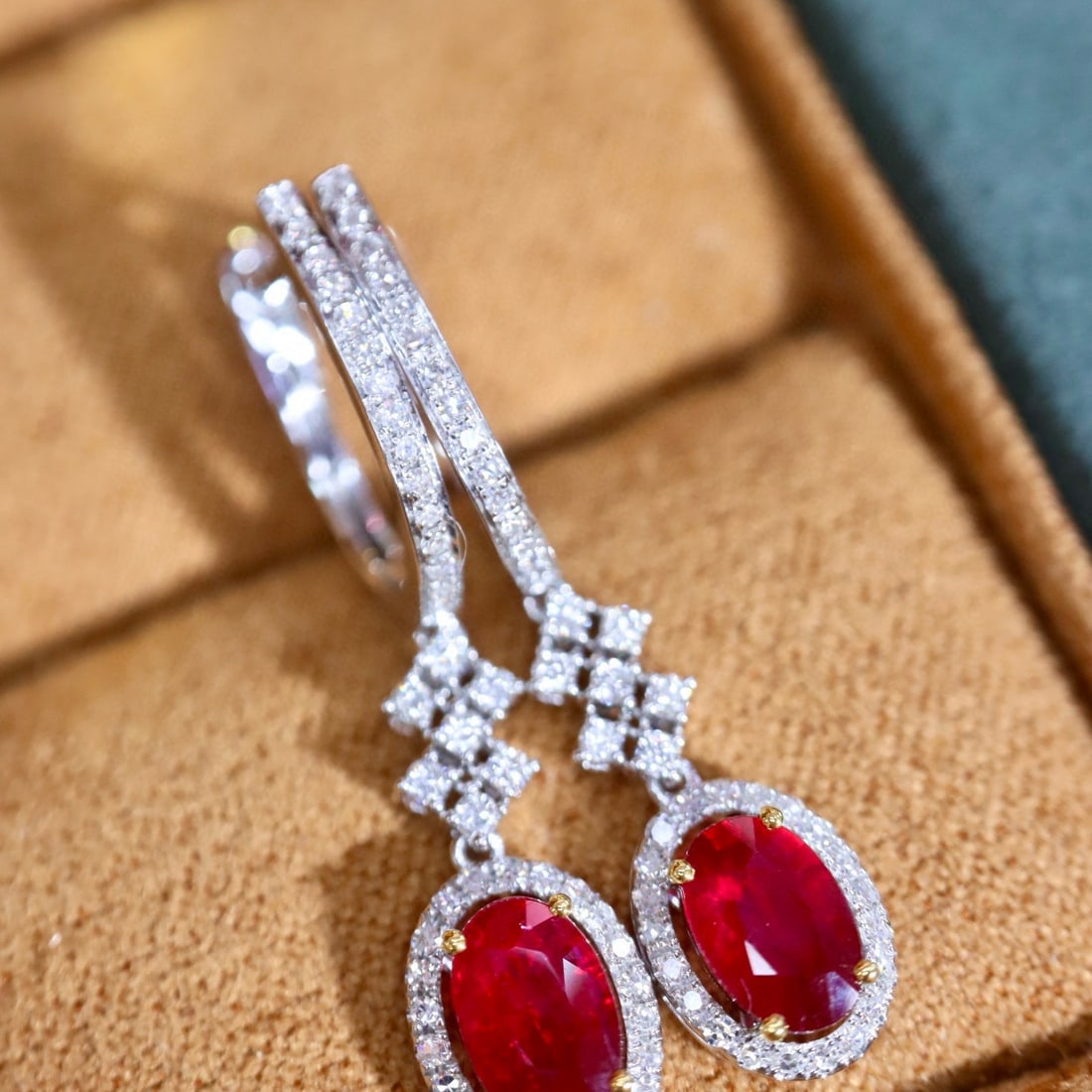 14k Gold 1.4 Ctw Natural Ruby & Diamond Earrings: Ref:231030317 // gold content:14k gold // main gemstone:ruby // shape:oval // carat weight:1. 1ct // color:pigeonblood red // treatment:natural // // adjacent gemstone 2 : diamond // shape:round // ca