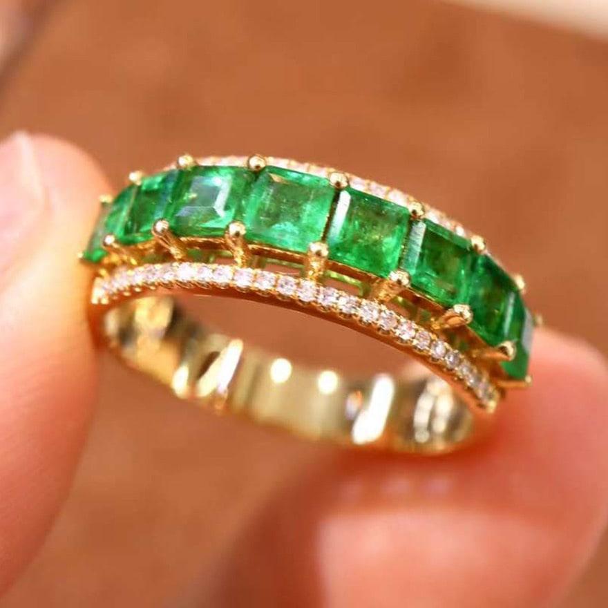 14k Gold 1.54 Ctw Natural Emerald & Diamond Ring: Ref:231030350 // gold content:14k gold // ring size:7. 25us // // main gemstone:emerald // shape:square // carat weight:1. 41ct // color:green // treatment:natural // // adjacent gemstone 2 : diamond 