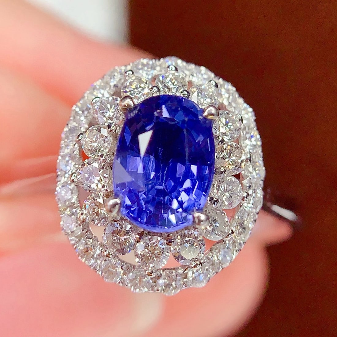 14k Gold 1.4 Ct Natural Sapphire & Diamond Ring: Ref:231030352 // gold content:14k gold // ring size:7. 25us // // main gemstone:sapphire // shape:oval // carat weight:1. 4ct // color:blue // treatment:natural // // adjacent gemstone 2 : diamond //