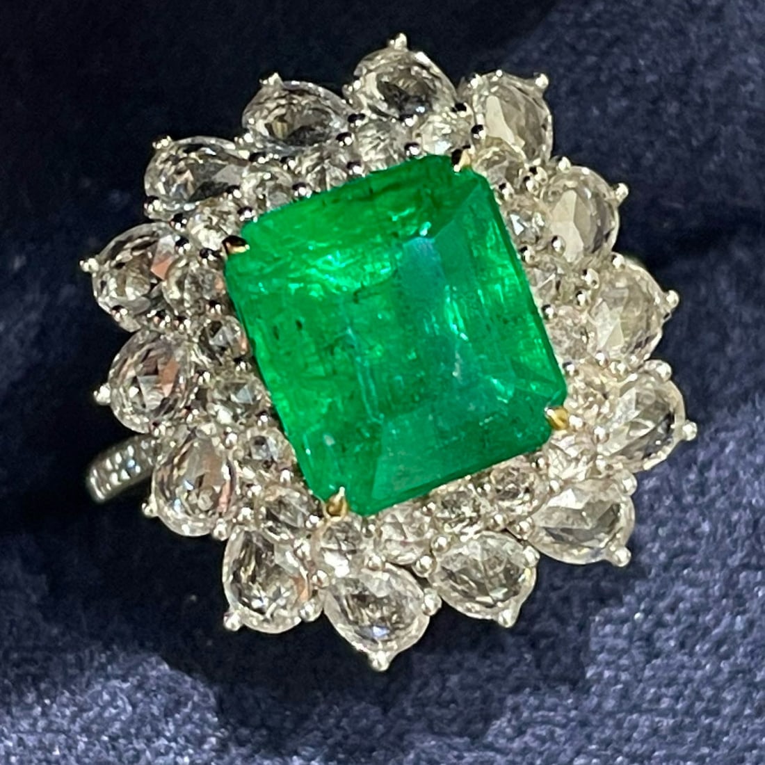 14k Gold 3 Ct Vivid Green Natural Emerald & Diamond & Sapphire Ring: Ref:231030355 // gold content:14k gold // ring size:7. 25us // // main gemstone:emerald // shape:octagonal // carat weight:3ct // color:vivid green // treatment:natural // // adjacent gemstone 2 :
