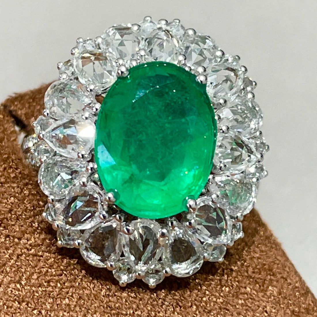 14k Gold 2.7 Ct Natural Emerald & Sapphire & Diamond Ring - 3