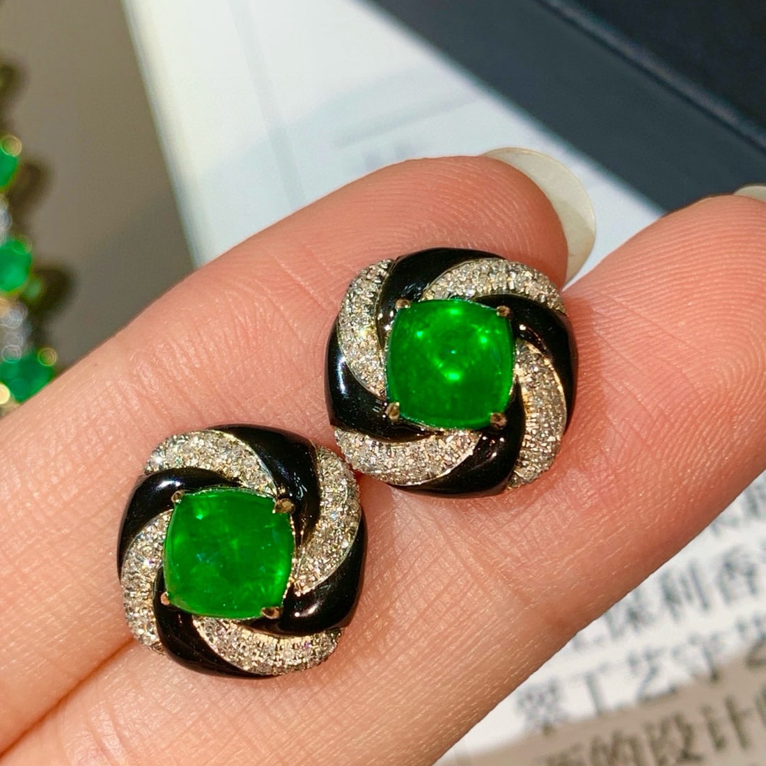 14k Gold 3.2 Ct Vivid Green Natural Emerald & Diamond Earrings - 3