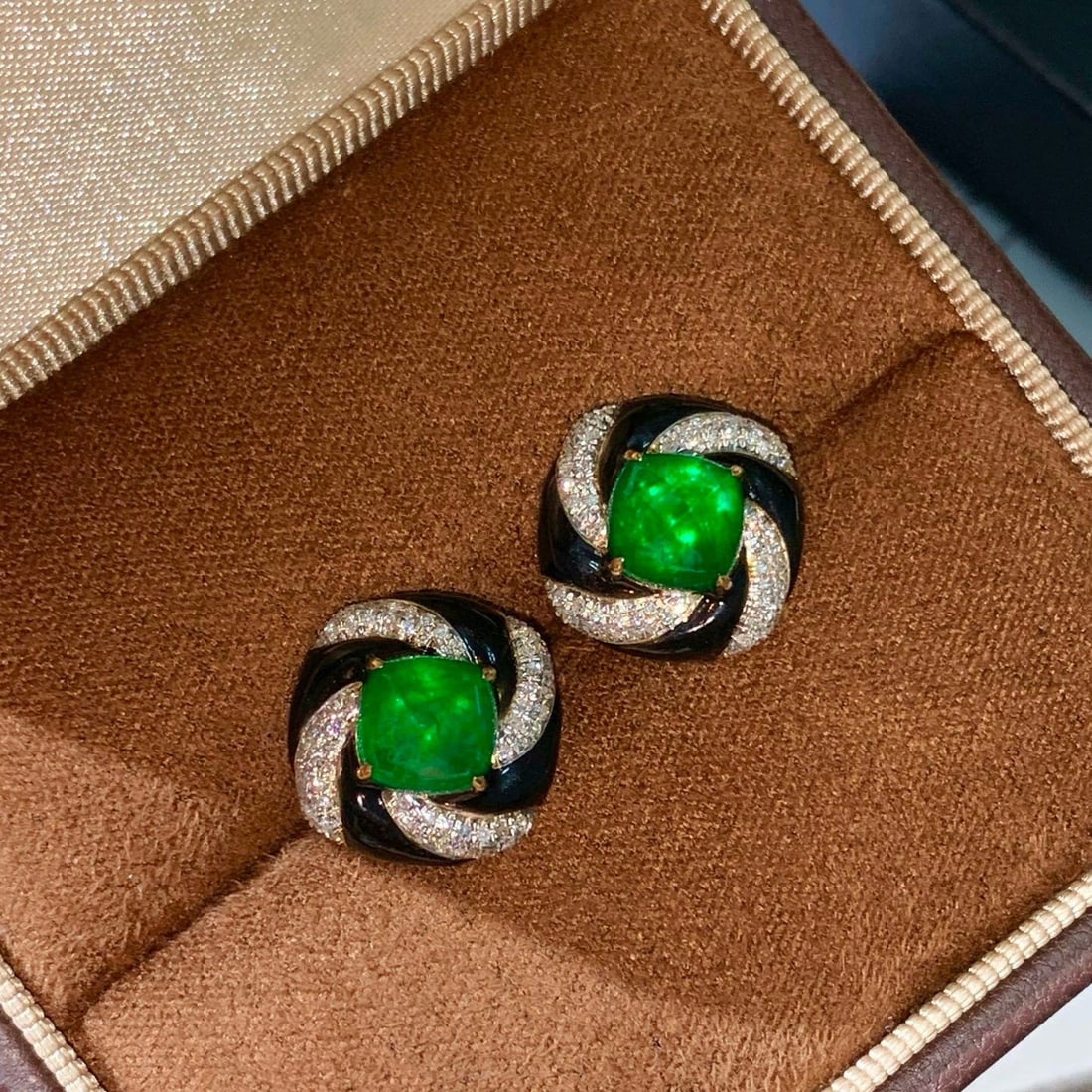 14k Gold 3.2 Ct Vivid Green Natural Emerald & Diamond Earrings - 4