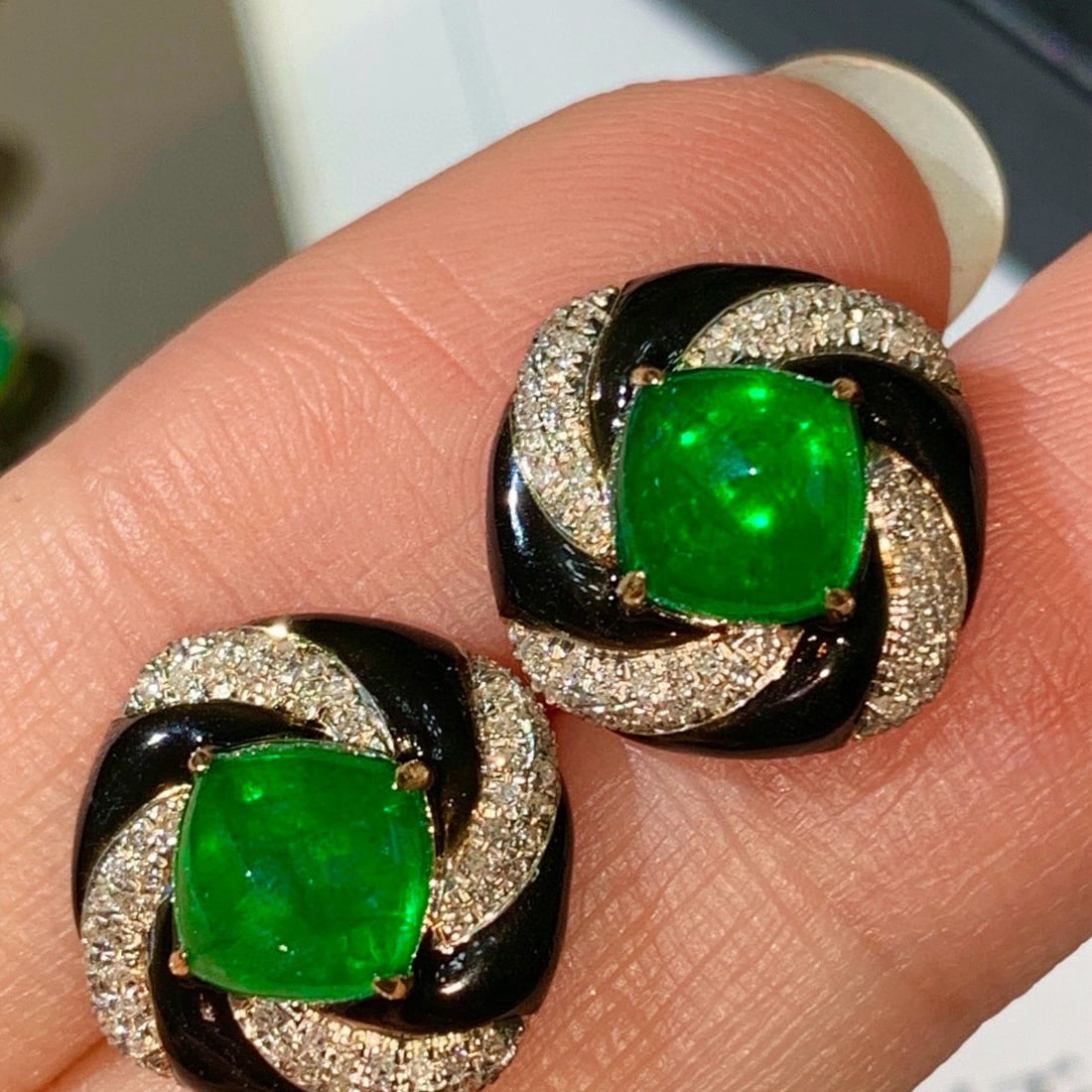 14k Gold 3.2 Ct Vivid Green Natural Emerald & Diamond Earrings - 6