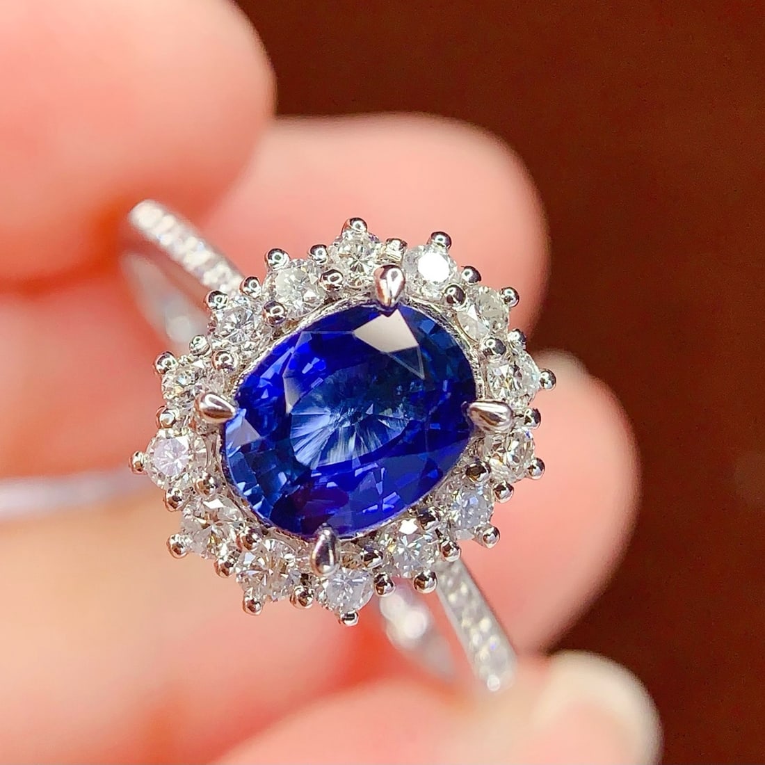 14k Gold 1.5 Ct Vivid Blue Natural Sapphire & Diamond Ring - 3