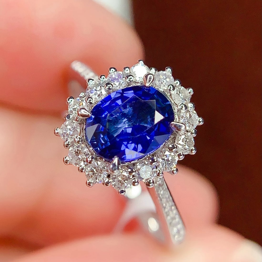 14k Gold 1.5 Ct Vivid Blue Natural Sapphire & Diamond Ring - 5