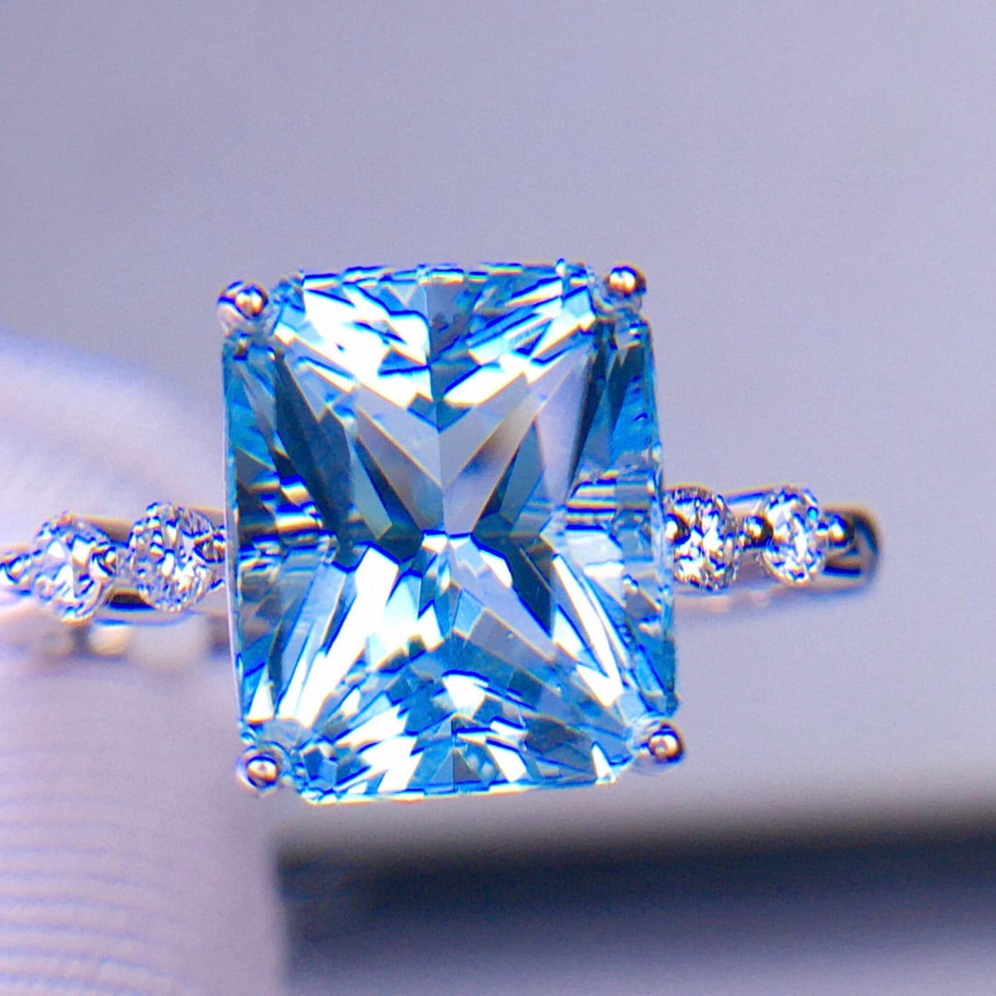 14k Gold 3.85 Ct Natural Aquamarine & Diamond Ring (1 of 9)