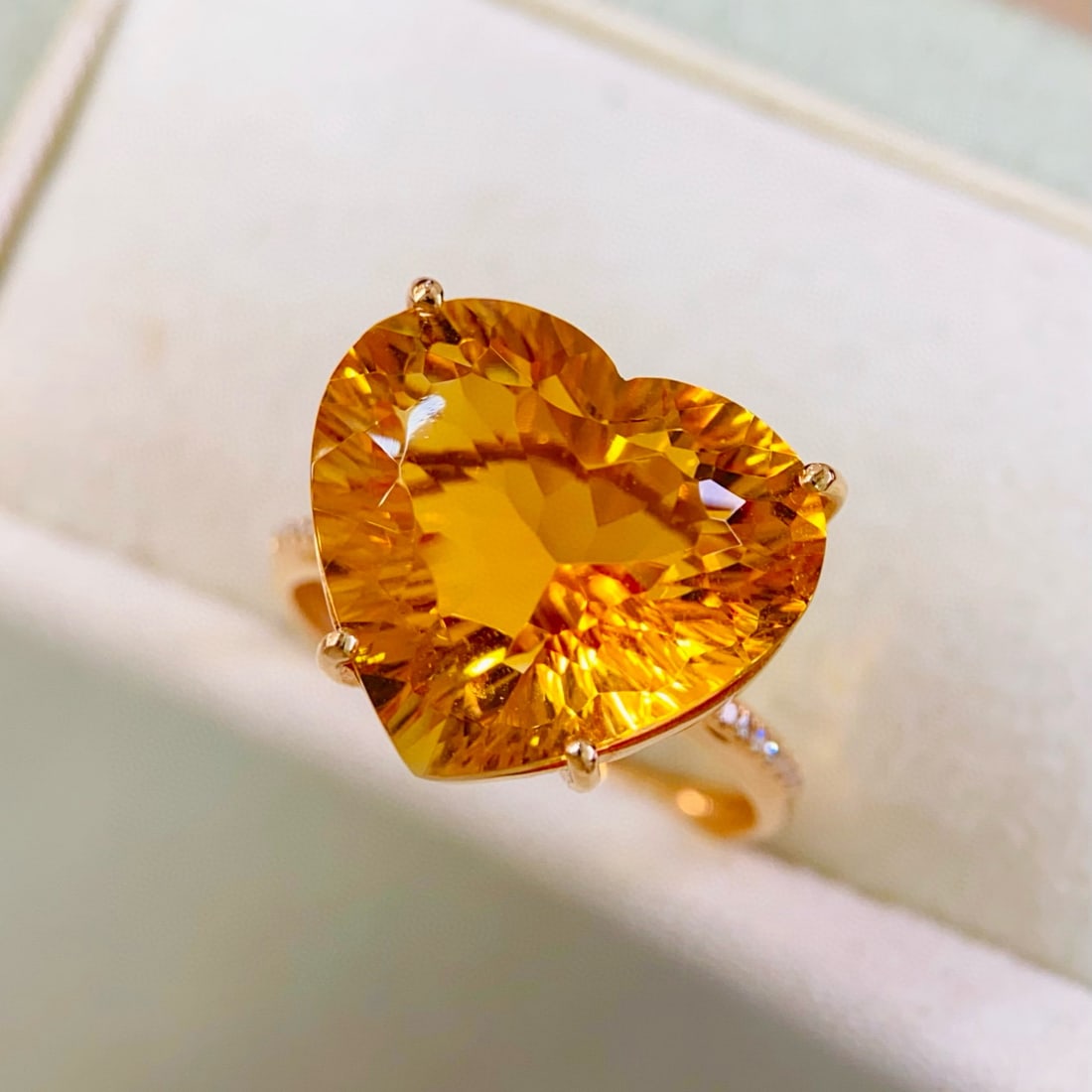 14k Gold 9.25 Ctw Natural Citrine & Diamond Ring - 4