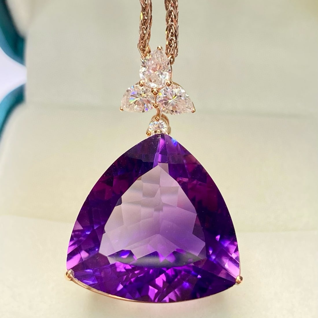 14k Gold 28.7 Ct Natural Amethyst & Moissanite Pendant( Without Chain ): Ref:231030407 // gold content:14k gold // main gemstone:amethyst // shape:triangle // carat weight:28. 7ct // color:purple // treatment:natural // // adjacent gemstone 2 : moissanite // number of