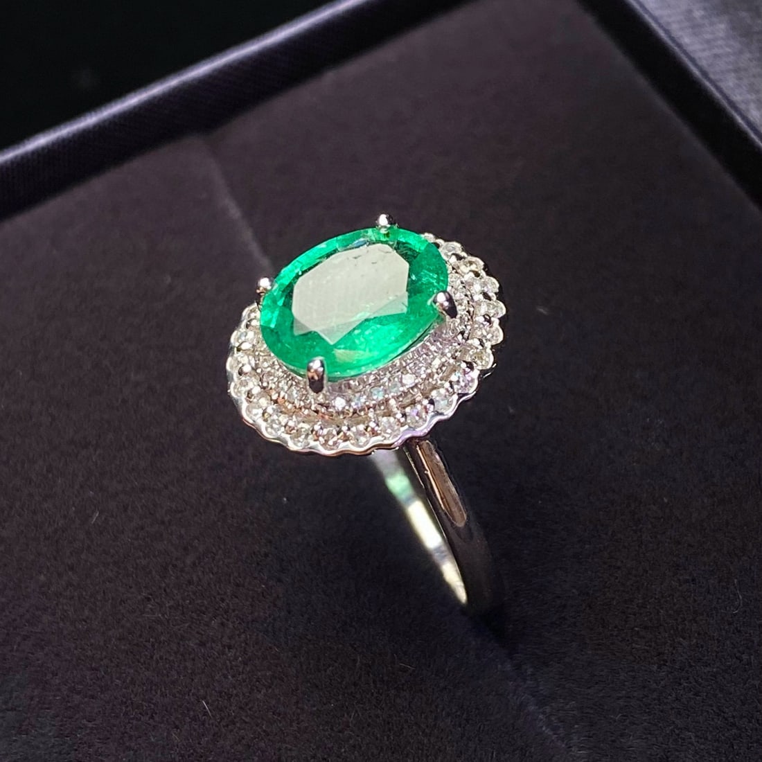 14k Gold 1.75 Ct Vivid Green Natural Emerald & Diamond Ring - 2