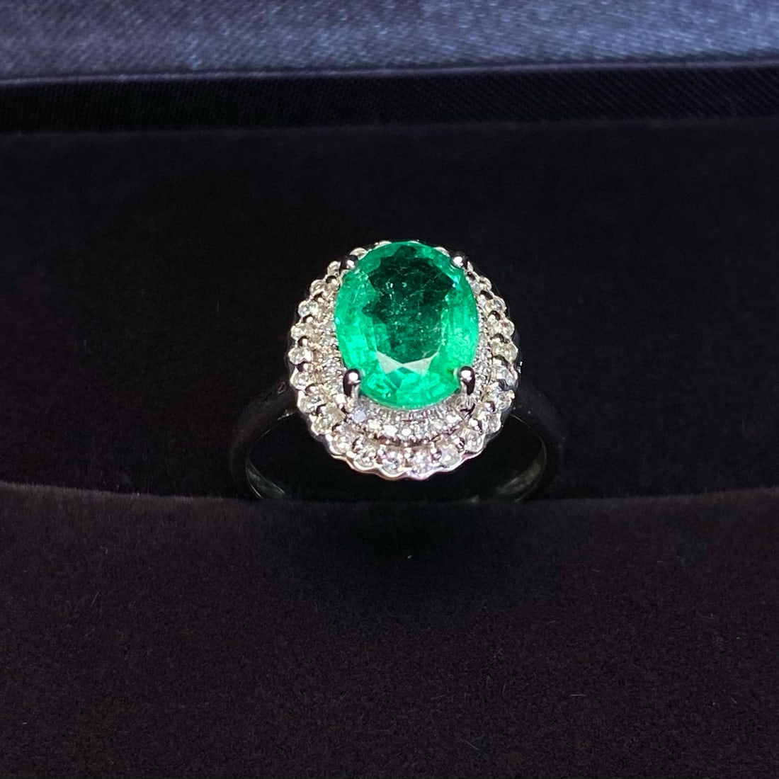 14k Gold 1.75 Ct Vivid Green Natural Emerald & Diamond Ring - 3