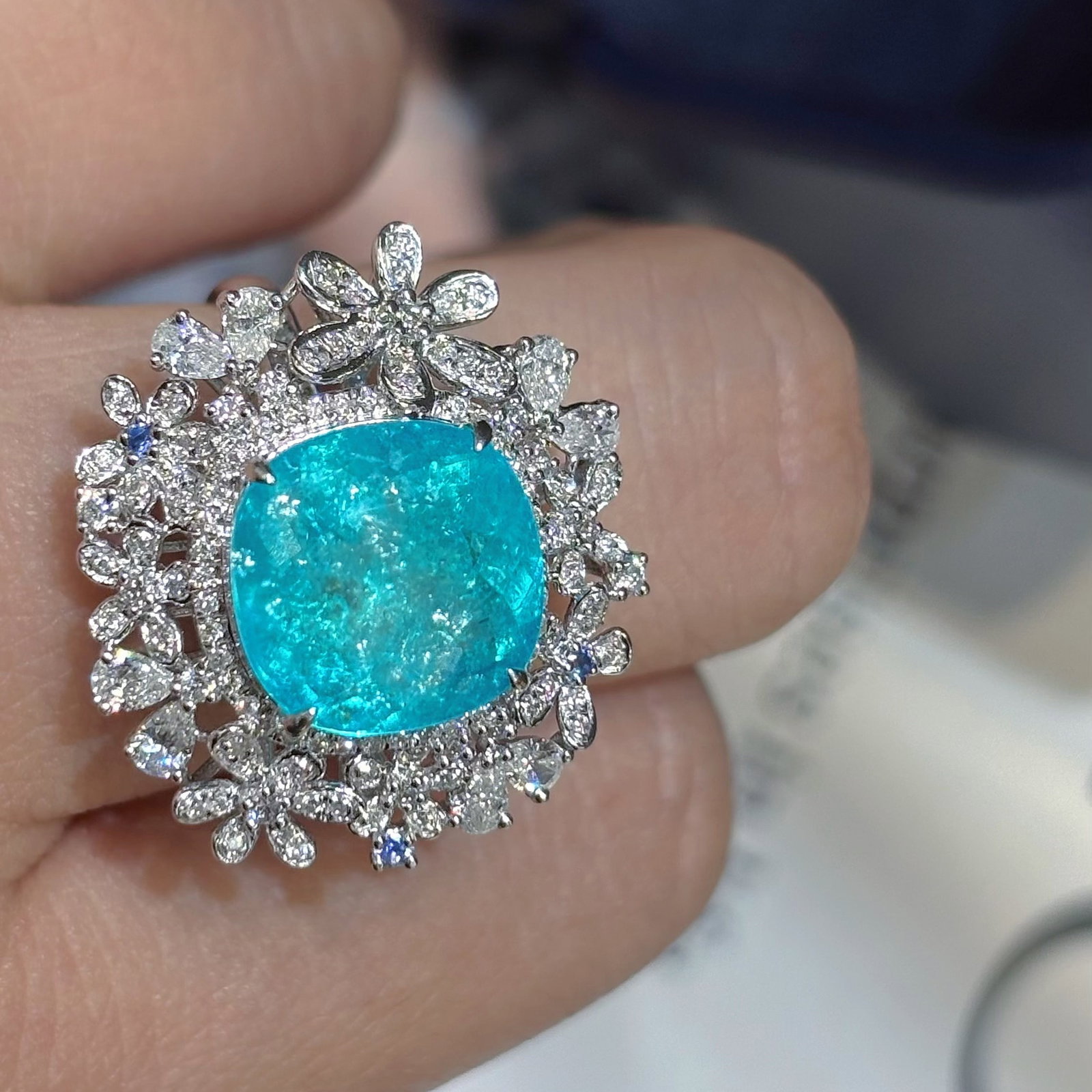 14k Gold 8.2 Ctw Natural Paraiba Tourmaline & Diamond Ring - 8
