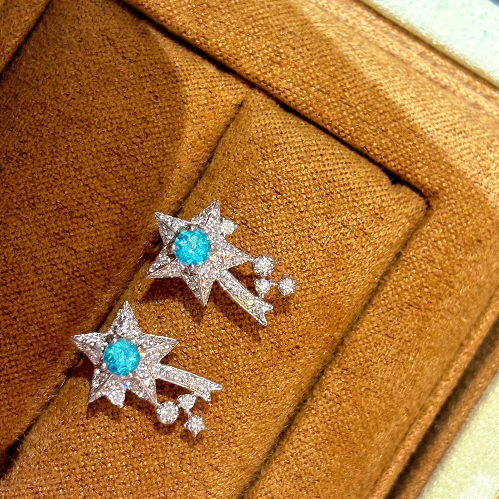 14k Gold 0.25 Ct Natural Paraiba Tourmaline & Diamond Earrings - 5