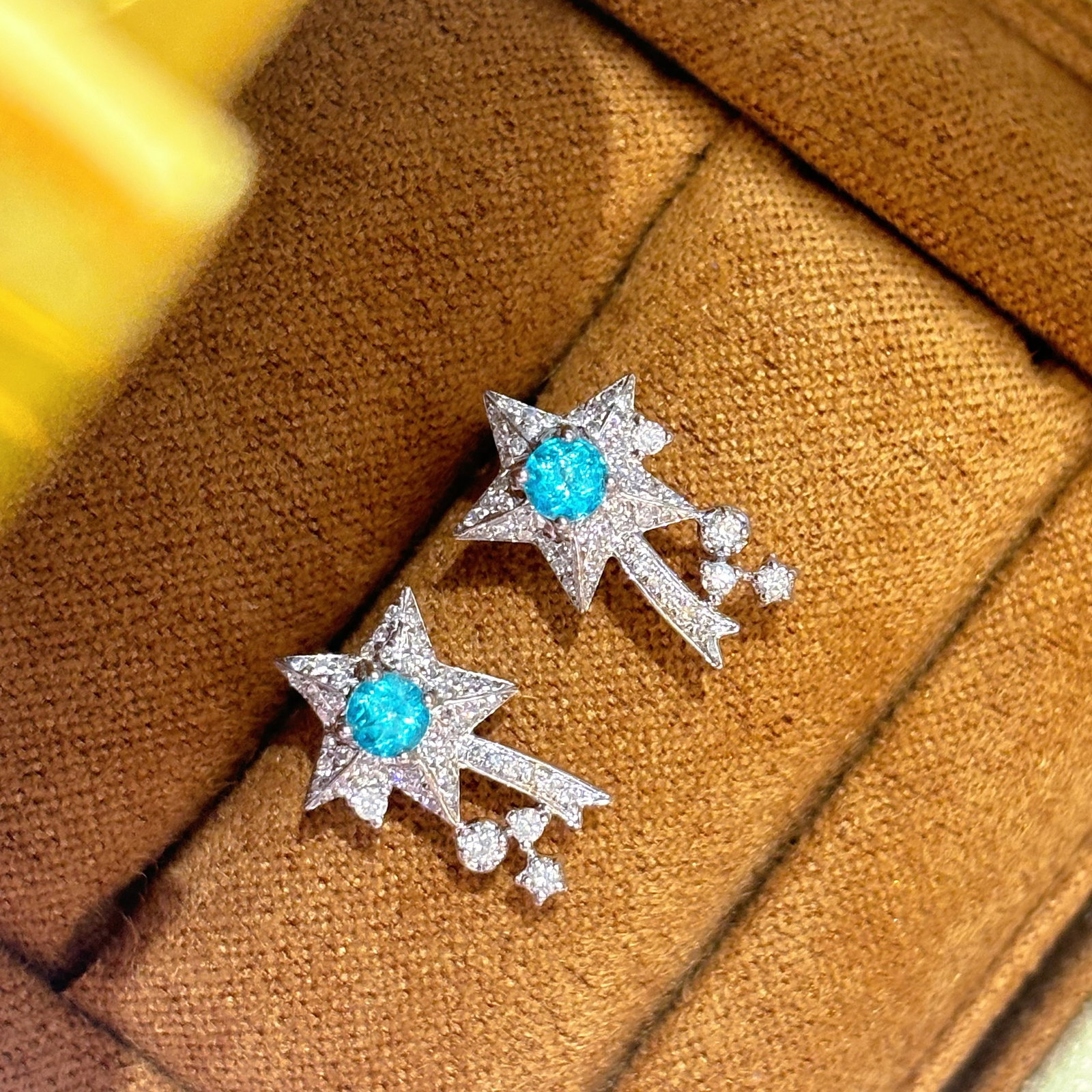 14k Gold 0.25 Ct Natural Paraiba Tourmaline & Diamond Earrings - 6