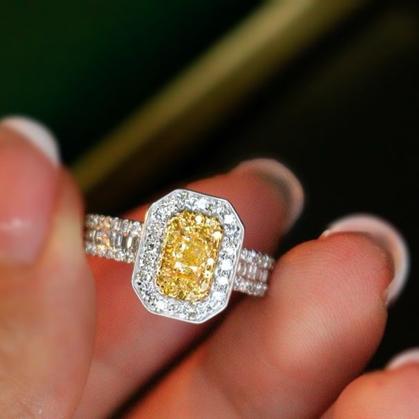 14k Gold 0.87 Ctw Natural Yellow Diamond & Diamond Ring: Ref:231030433 // gold content:14k gold // ring size:7. 25us // // main gemstone:yellow diamond // shape:cushion // carat weight:0. 22ct // color:yellow // treatment:natural // // adjacent gemstone 2