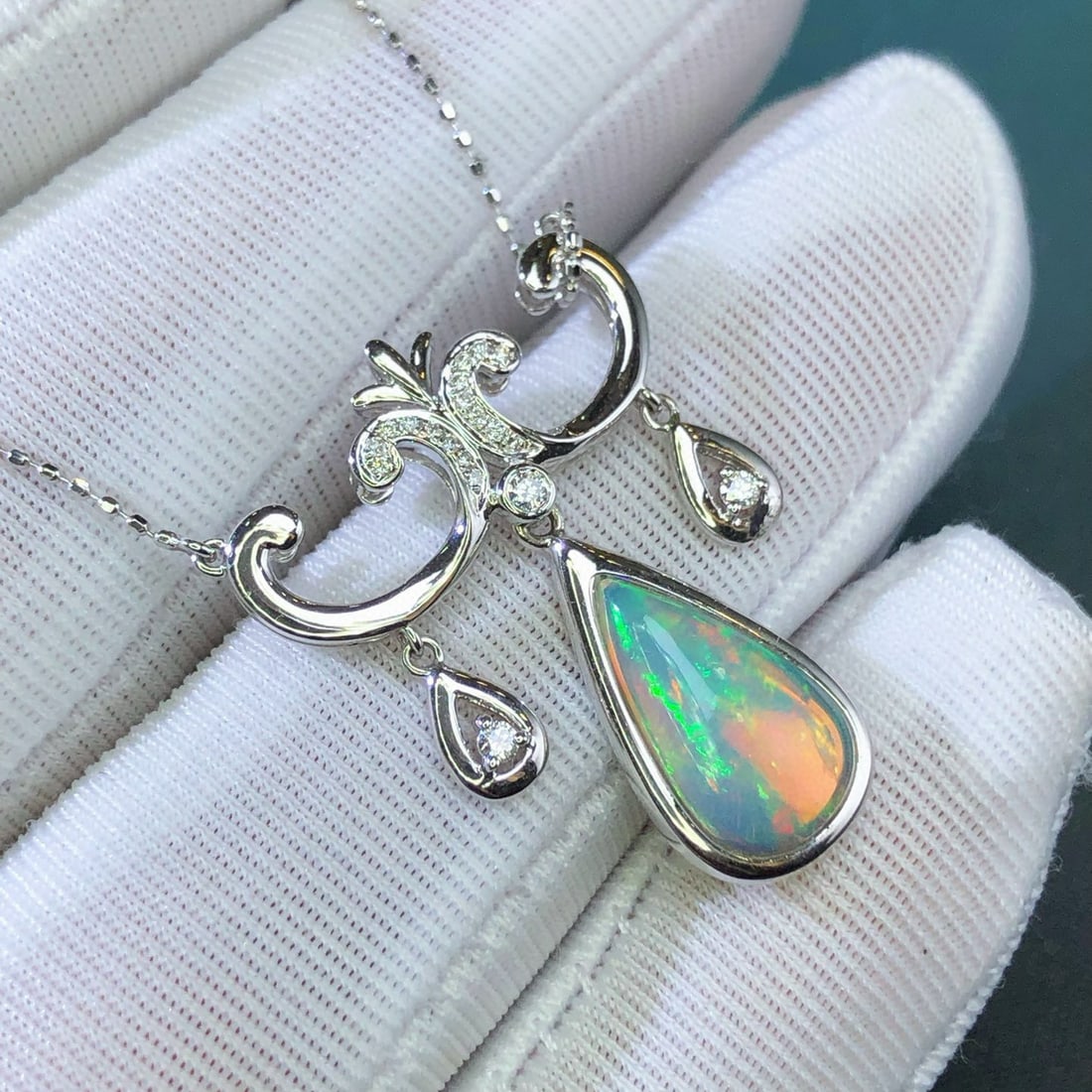 14k Gold 1.46 Ctw Natural Opal & Diamond Necklace - 7
