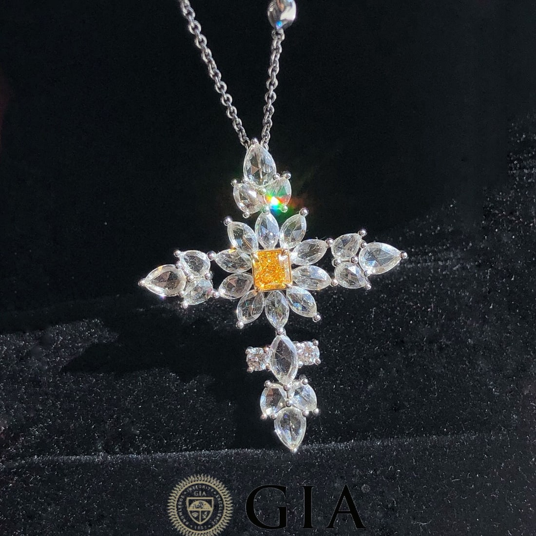 Gia Certified 14k Gold 0.50 Ct Natural Yellow Diamond & Diamond Necklace: Ref:231031009 // gold content:14k gold // main gemstone:yellow diamond // certified:gia // shape:radiant // carat weight:0. 50ct // clarity grade:si1 // color:yellow // treatment:natural //