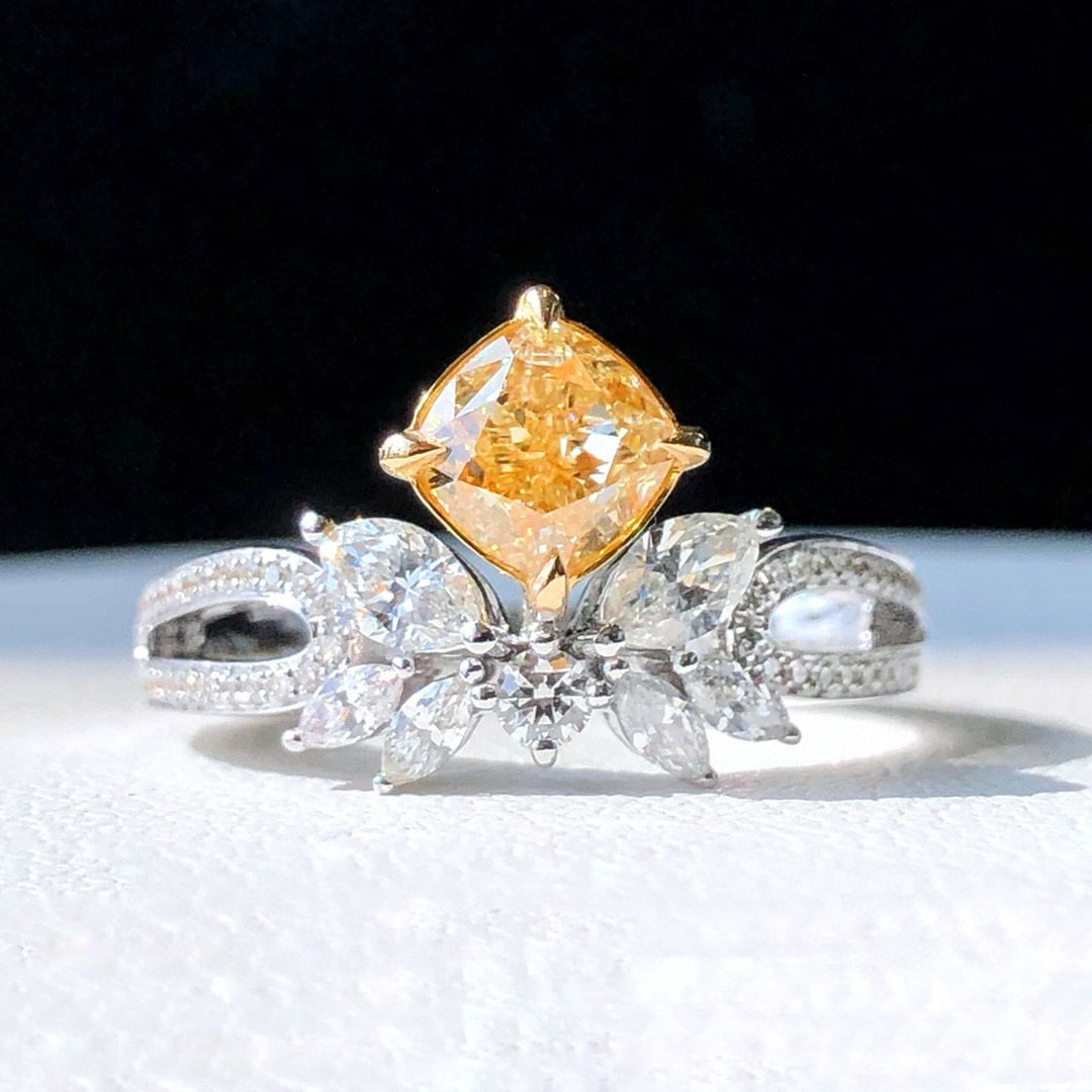 14k Gold 1.52 Ctw Natural Yellow Diamond & Diamond Ring: Ref:231031023 // gold content:14k gold // ring size:7. 25us // // main gemstone:yellow diamond // shape:cushion // carat weight:1. 00ct // color:yellow // treatment:natural // // adjacent gemstone 2 :