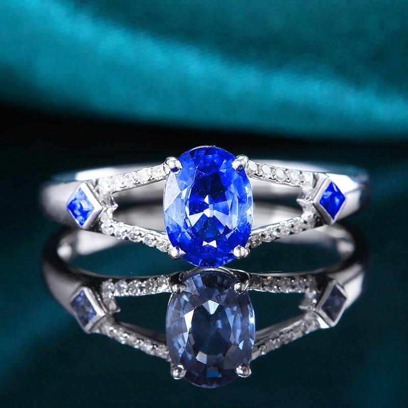 14k Gold 1.27 Ctw Natural Sapphire & Diamond Ring: Ref:231031037 // gold content:14k gold // ring size:7. 25us // // main gemstone:sapphire // shape:multiply // carat weight:1. 21ct // color:blue // treatment:natural // // adjacent gemstone 2 :