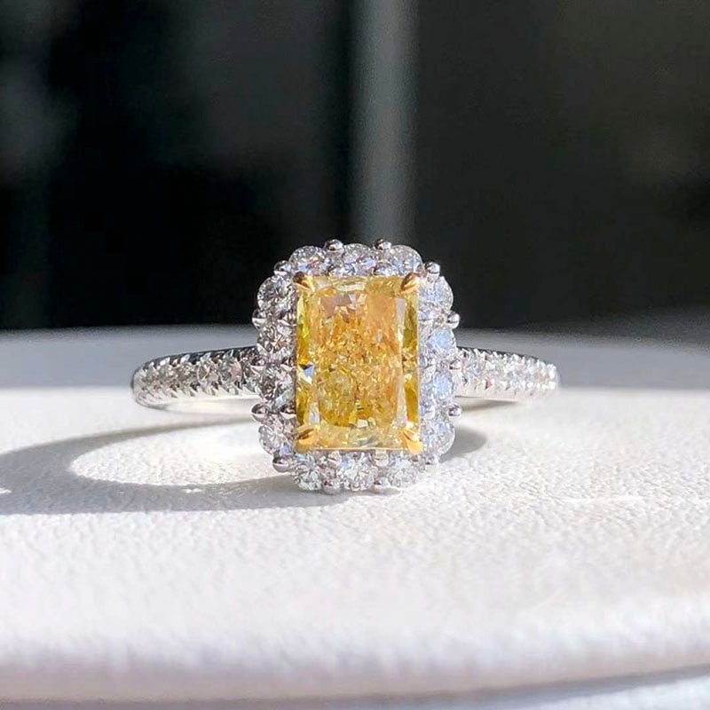 14k Gold 1.43 Ctw Natural Yellow Diamond & Diamond Ring: Ref:231031038 // gold content:14k gold // ring size:7. 25us // // main gemstone:yellow diamond // shape:radiant // carat weight:1. 00ct // color:yellow // treatment:natural // // adjacent gemstone 2