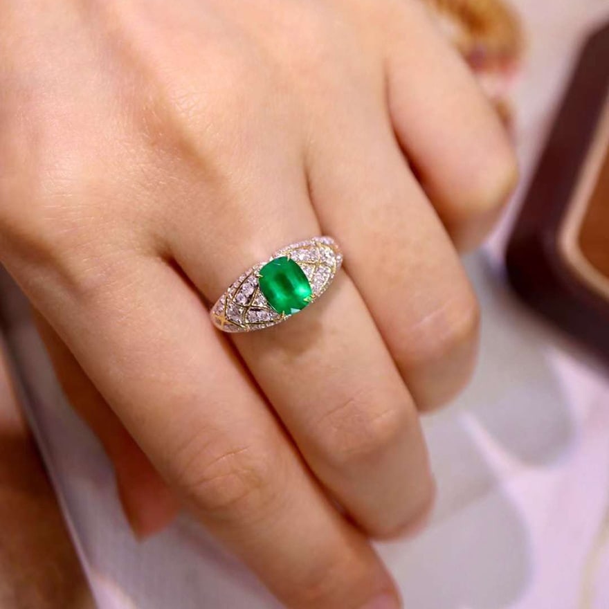 14k Gold 1.96 Ctw Vivid Green Natural Emerald & Diamond Ring - 2