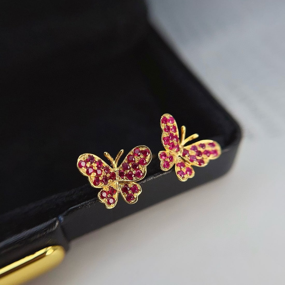 14k Gold 1.00 Ct Natural Ruby & Butterfly Earrings - 3