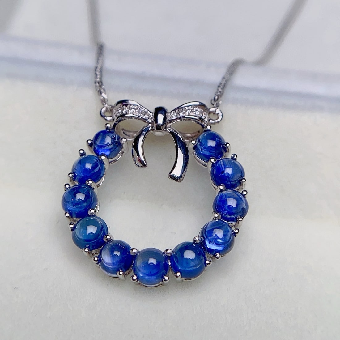 14k Gold 3.50 Ct Natural Sapphire & Diamond Necklace: Ref:231031048 // gold content:14k gold // main gemstone:sapphire // shape:round // carat weight:3. 50ct // color:blue // treatment:natural // cut grade:g // // adjacent gemstone 2 : diamond // number