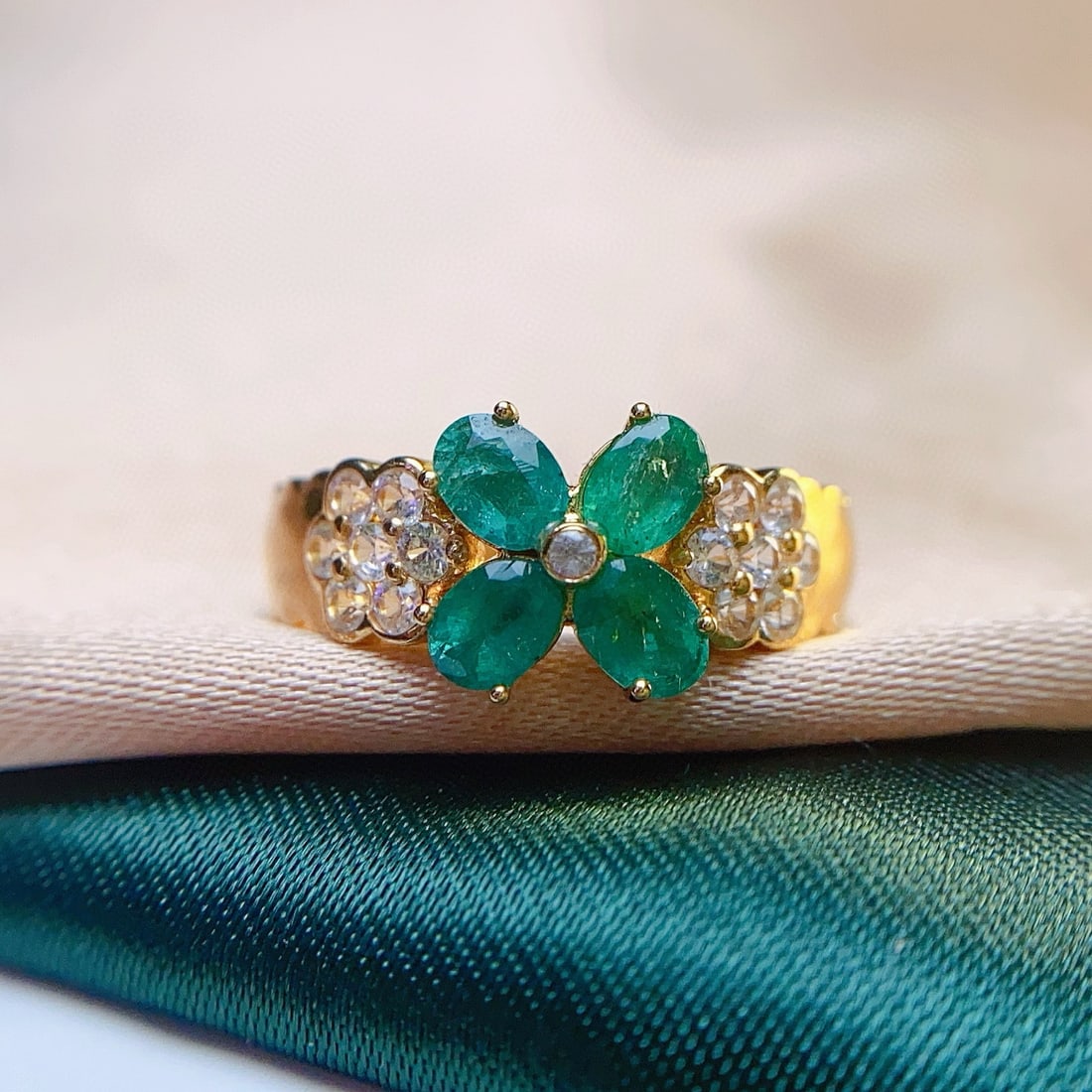 14k Gold 1.20 Ct Natural Emerald & Sapphire Ring - 3