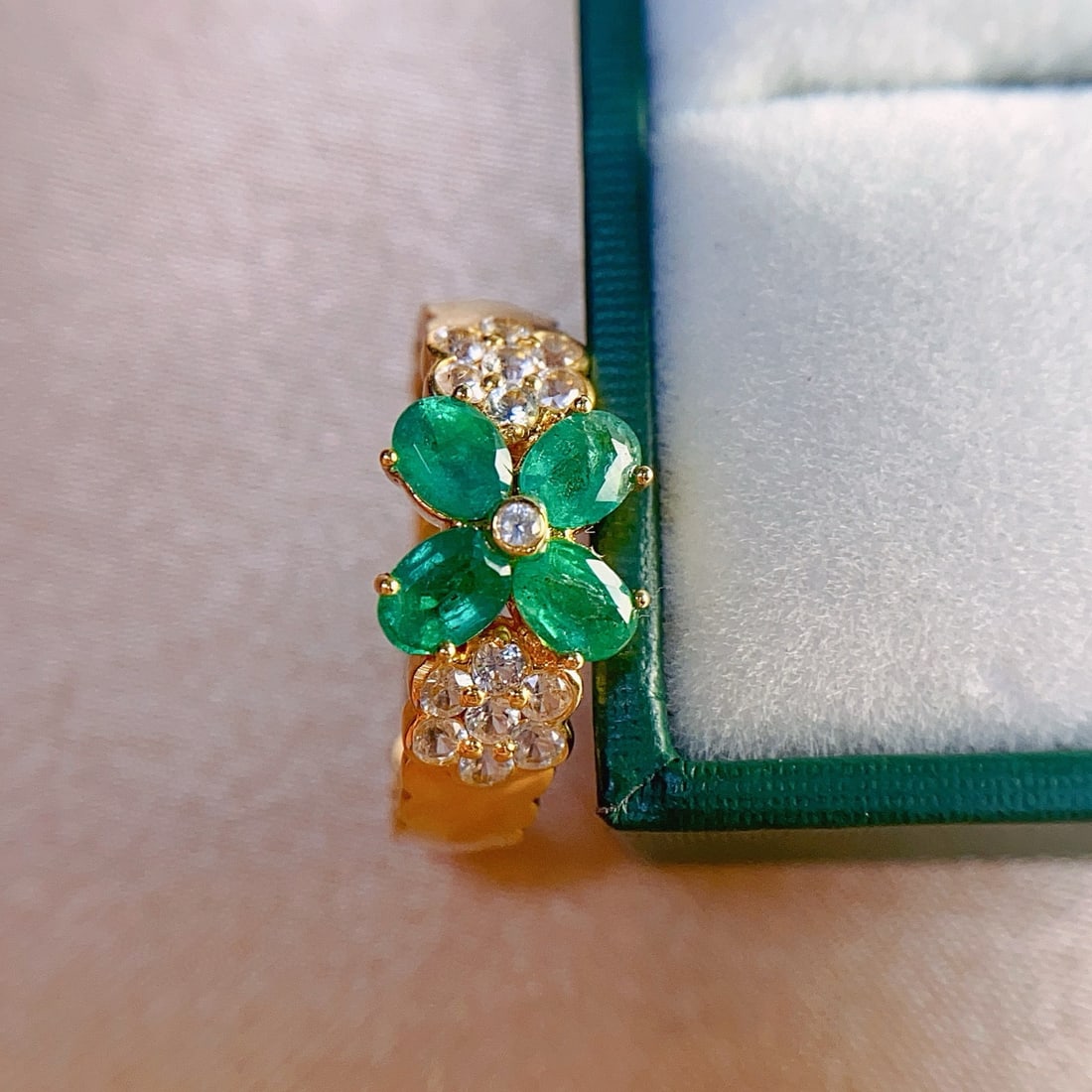 14k Gold 1.20 Ct Natural Emerald & Sapphire Ring - 4