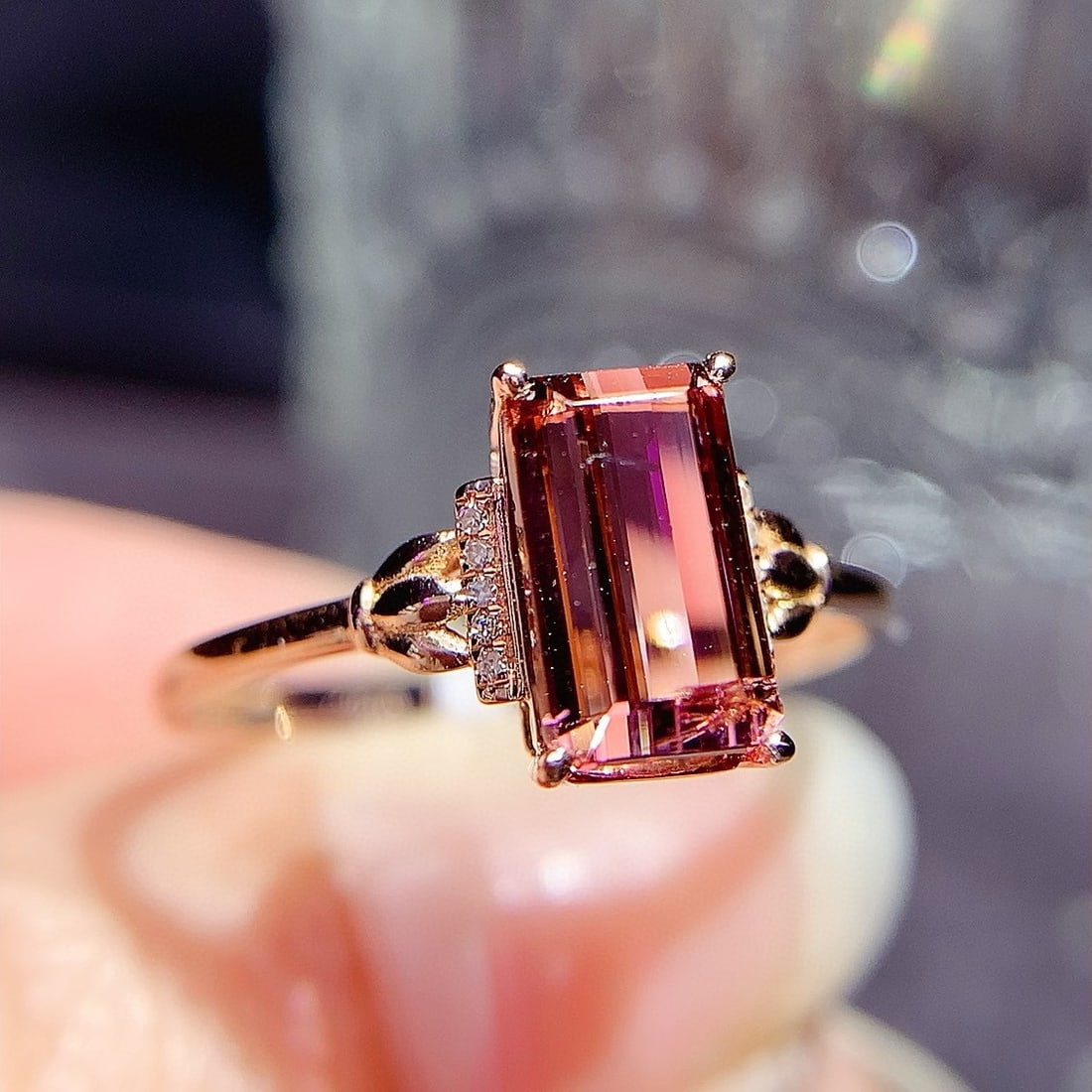 14k Gold 2.05 Ct Natural Tourmaline & Diamond Ring: Ref:231031058 // gold content:14k gold // ring size:7. 25us // // main gemstone:tourmaline // shape:octagonal // carat weight:2. 05ct // color:pink // treatment:natural // // adjacent gemstone 2 :