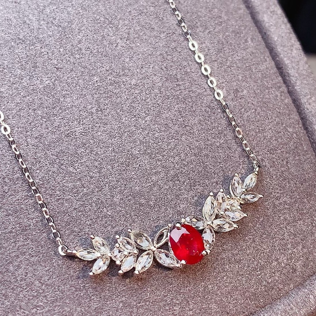14k Gold 0.65 Ct Vivid Red Natural Ruby & Sapphire Necklace - 2